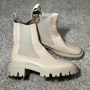 BRAND NEW Zara nude ankle boots woman’s size 9
